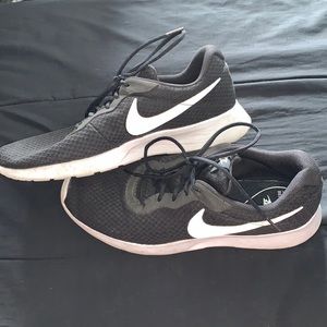 Nike Men’s Size 13 Black and White Sneakers